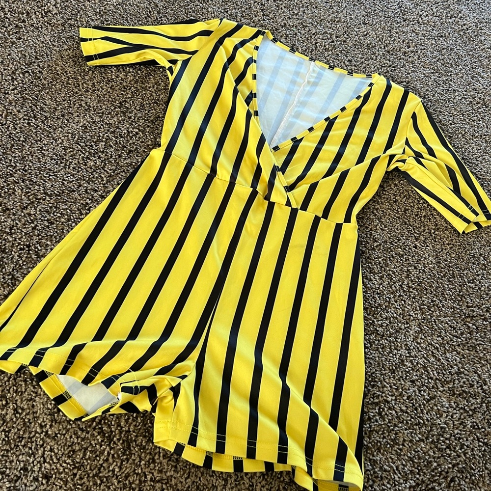 Yellow/Black Large Romper